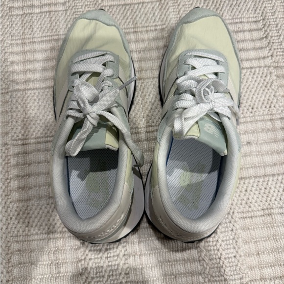 Woman’s New Balance 237 sneaker. Size 10. Color light green - Picture 4 of 6
